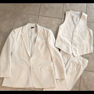 Classic cut White 3 piece suit